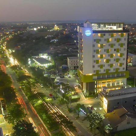 Hotel Dafam Pacific Caesar Surabaya Buitenkant foto